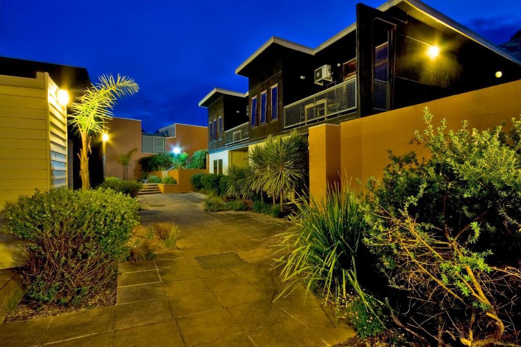 Lornebeach Apartments Exterior photo