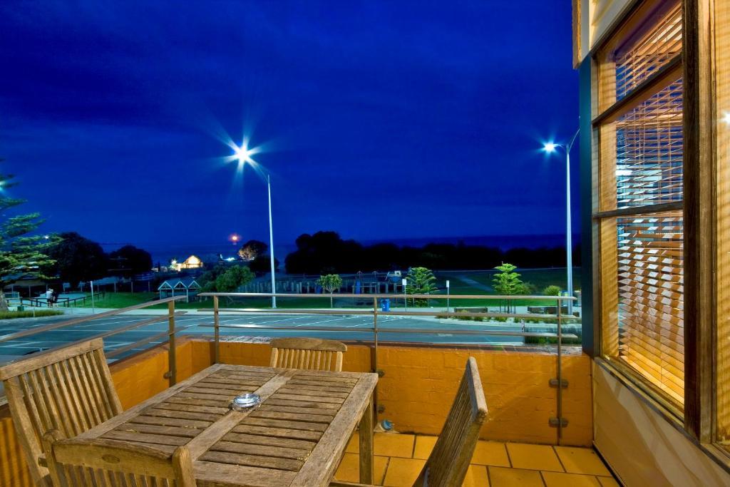 Lornebeach Apartments Exterior photo